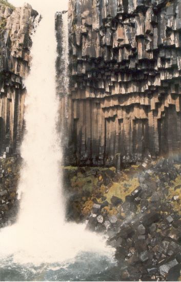 ../Images/223Skaftafell Svartifoss.jpg